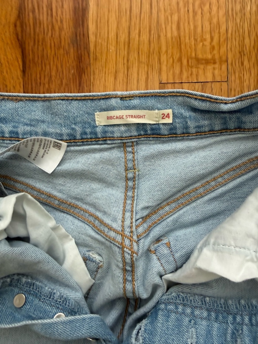 Levi’s rib cage straight jeans - Picture 5 of 7